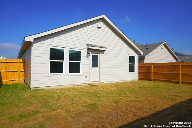 8810 Barrow Path Converse, TX 78109 - Photo 35 of 38