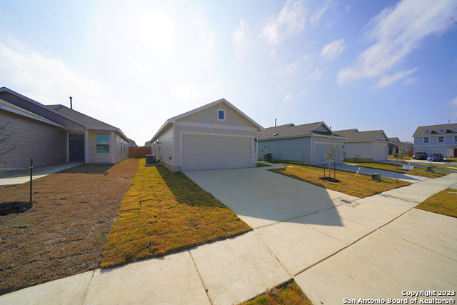 8810 Barrow Path Converse, TX 78109 - Photo 4 of 38