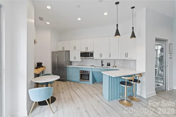 $339,000 | 333 West Trade Street, Unit 2103, Charlotte, NC 28202