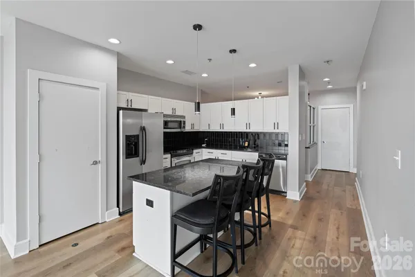 $339,000 | 333 West Trade Street, Unit 2103, Charlotte, NC 28202