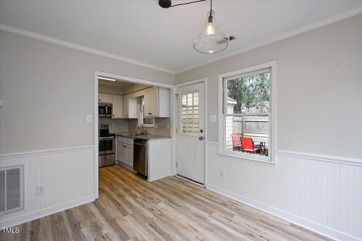 5662 Hamstead Crossing Raleigh, NC 27612 - Photo 10 of 31 10-- 10