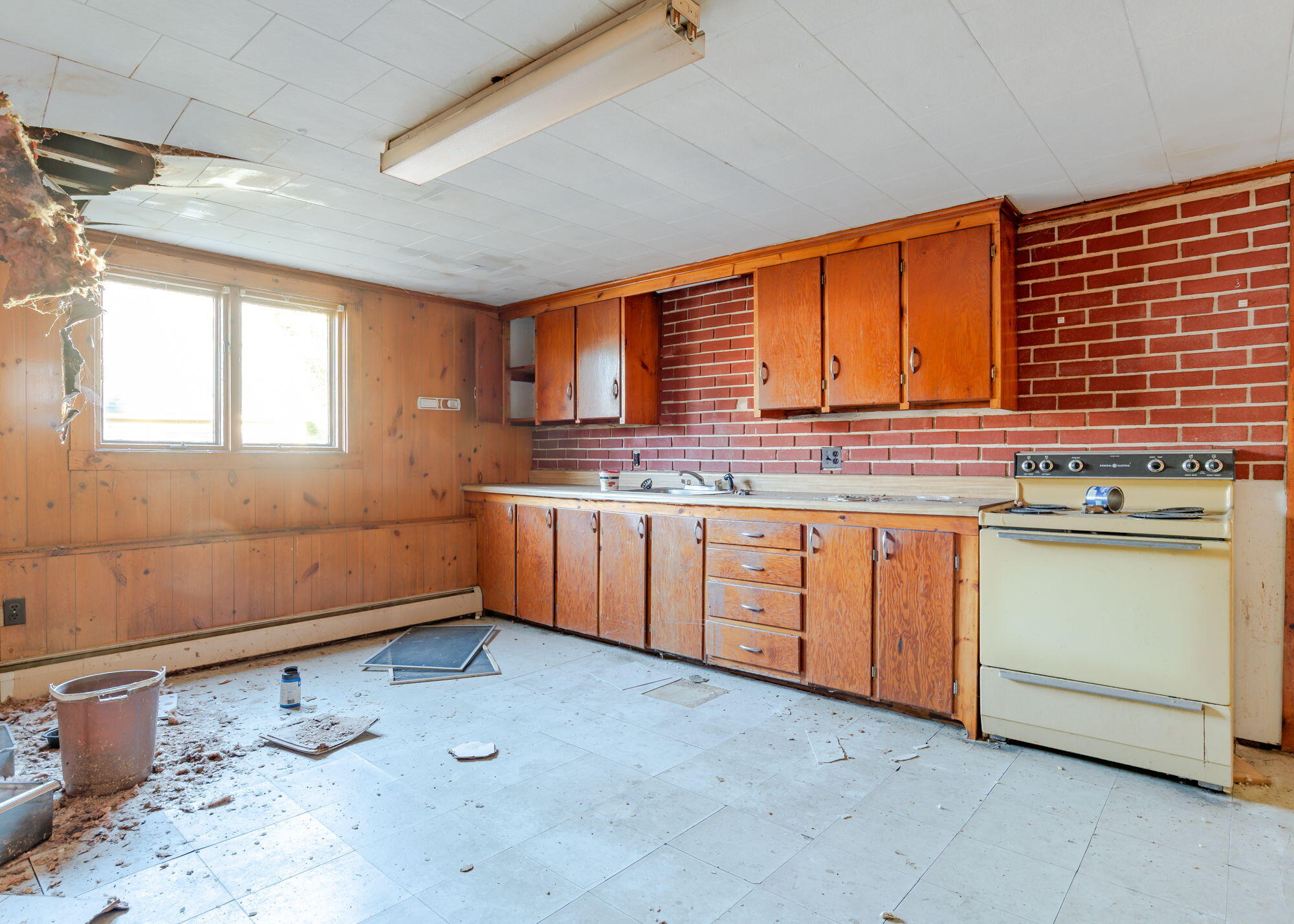 443 Northeast Road Standish, ME 04084 - Photo 20 of 40 443NortheastRd-Standish-31