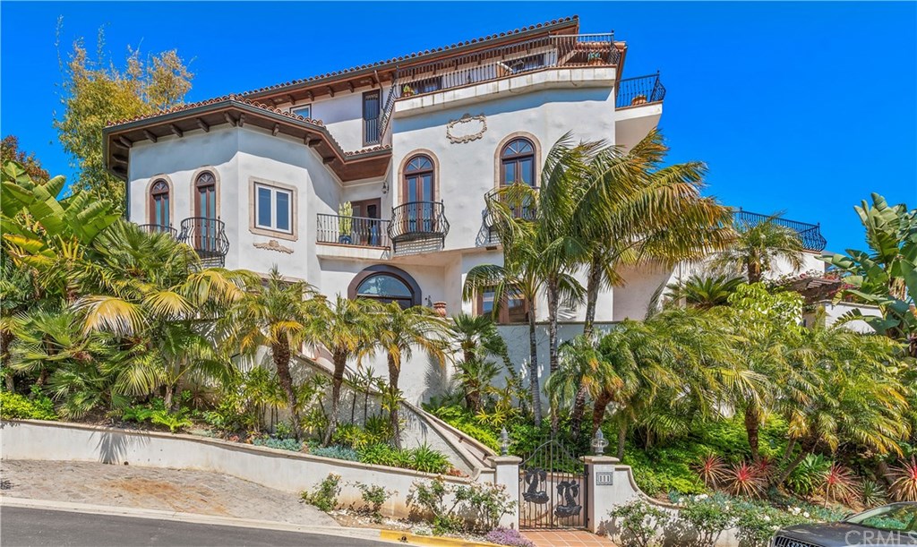 111 Emerald Bay Laguna Beach, CA 92651 - Photo 3 of 69