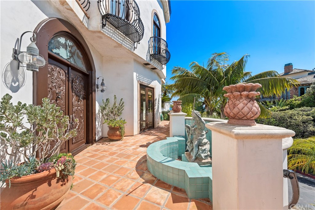 111 Emerald Bay Laguna Beach, CA 92651 - Photo 4 of 69