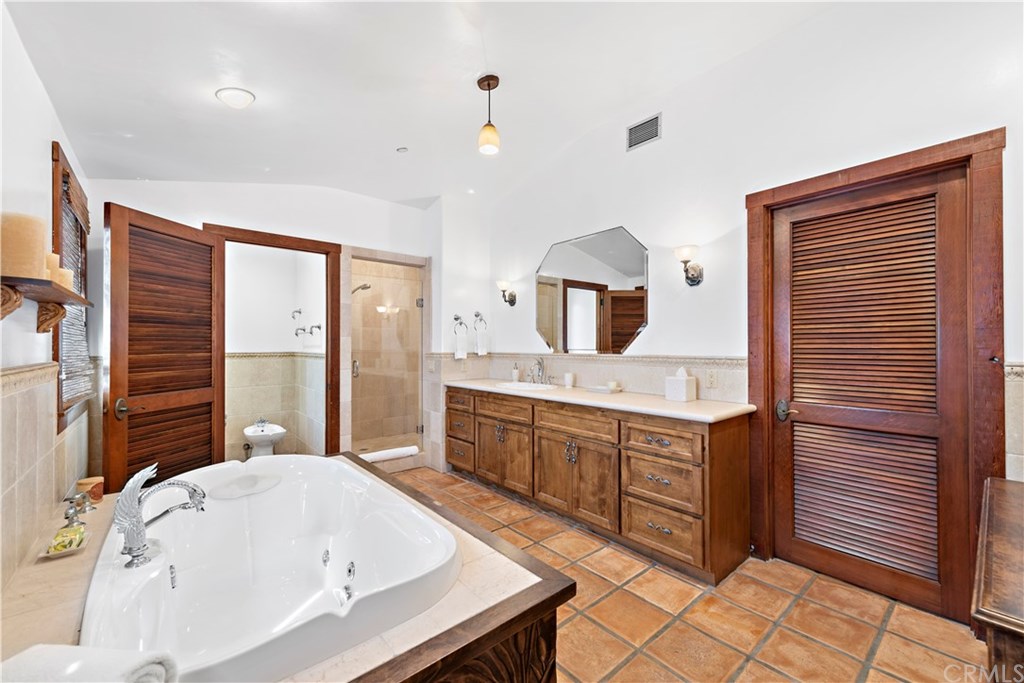 111 Emerald Bay Laguna Beach, CA 92651 - Photo 36 of 69