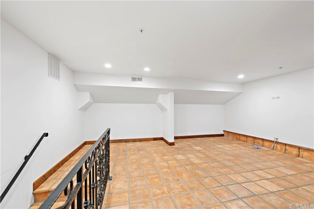 111 Emerald Bay Laguna Beach, CA 92651 - Photo 7 of 69