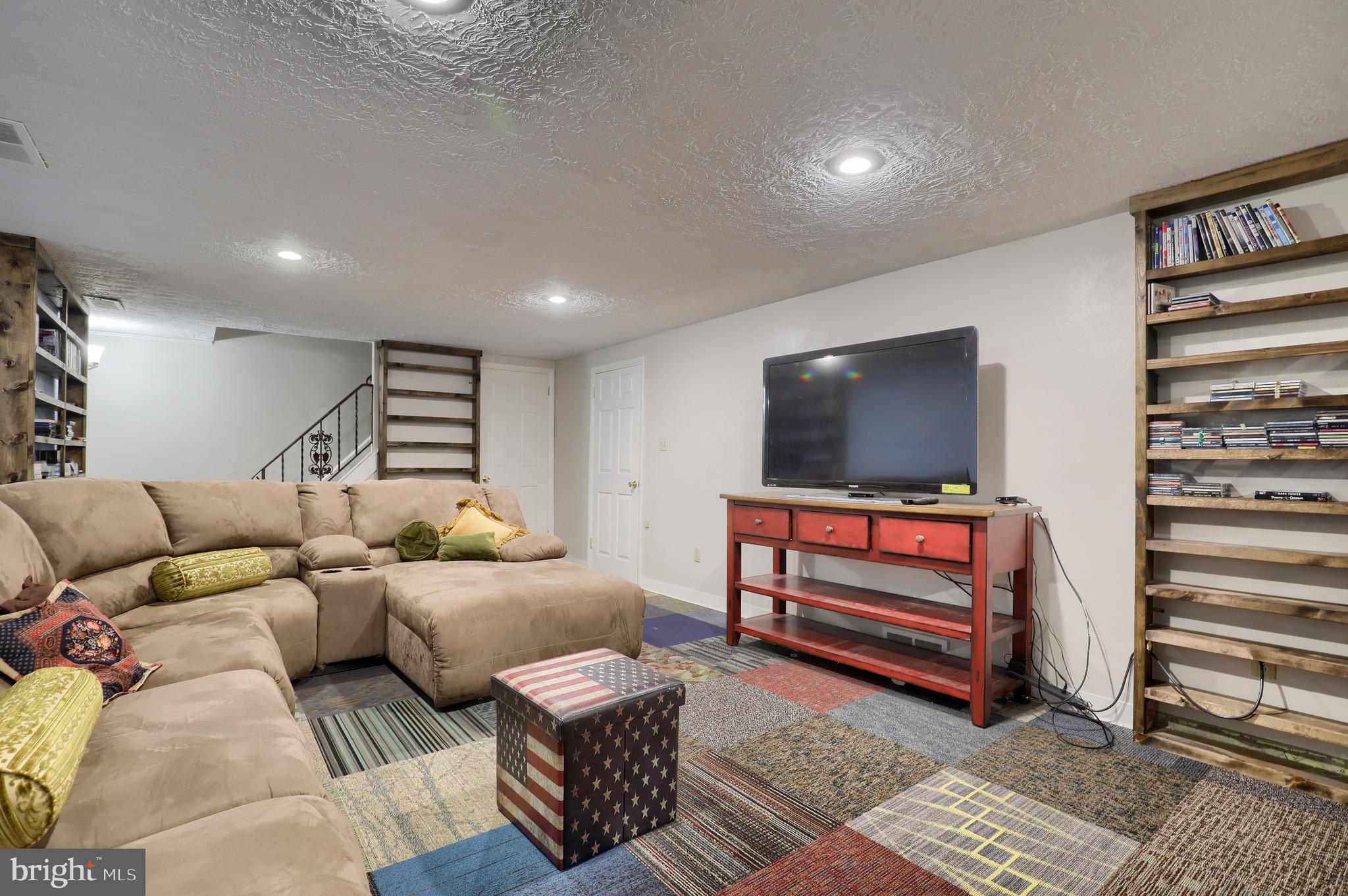 2795 Kingston Road York, PA 17402 - Photo 23 of 31 Gallery Image 23