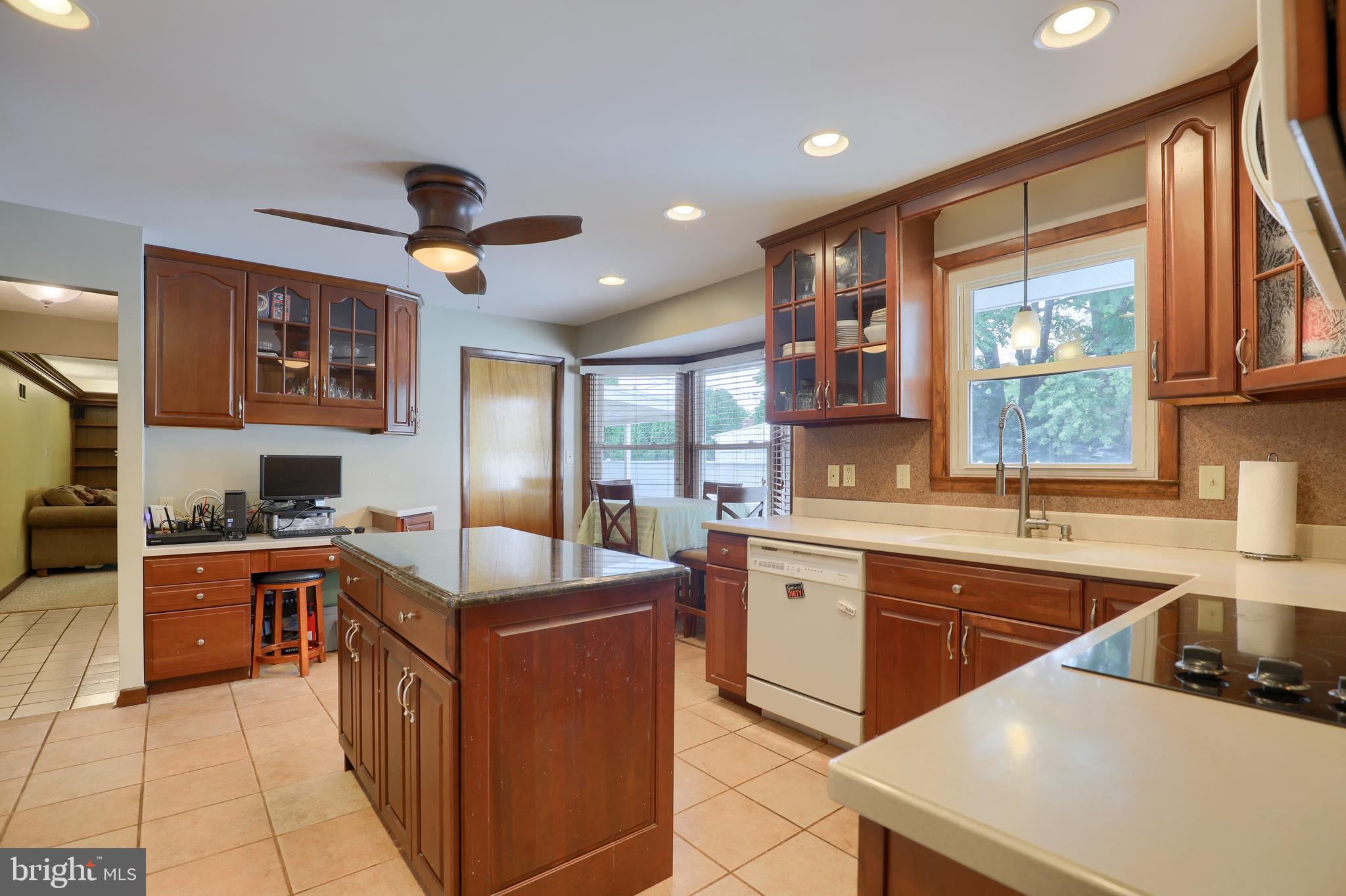 2795 Kingston Road York, PA 17402 - Photo 5 of 31 Gallery Image 5