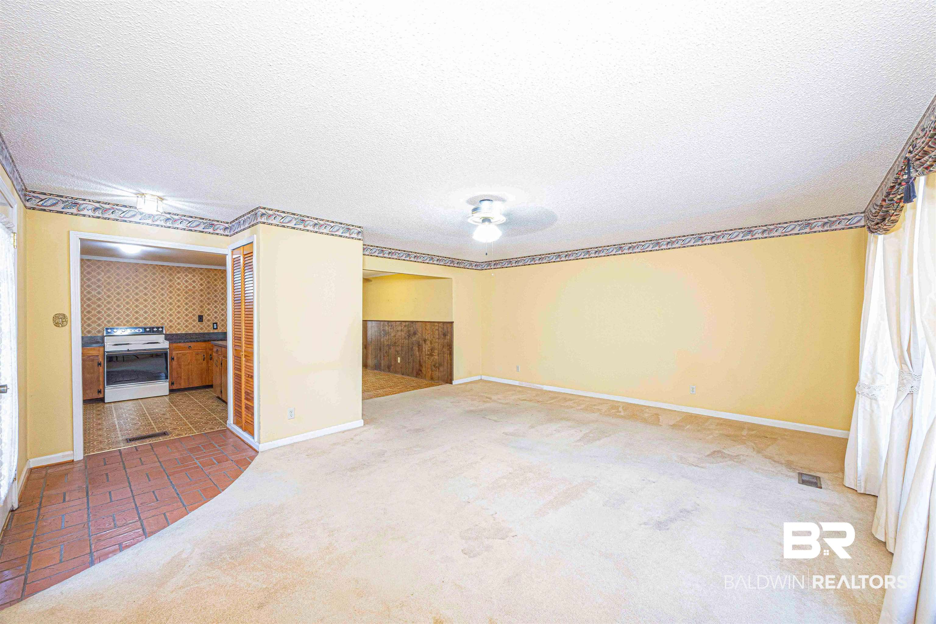 308 Valley Road Chickasaw, AL 36611 - Photo 21 of 50 Great Room