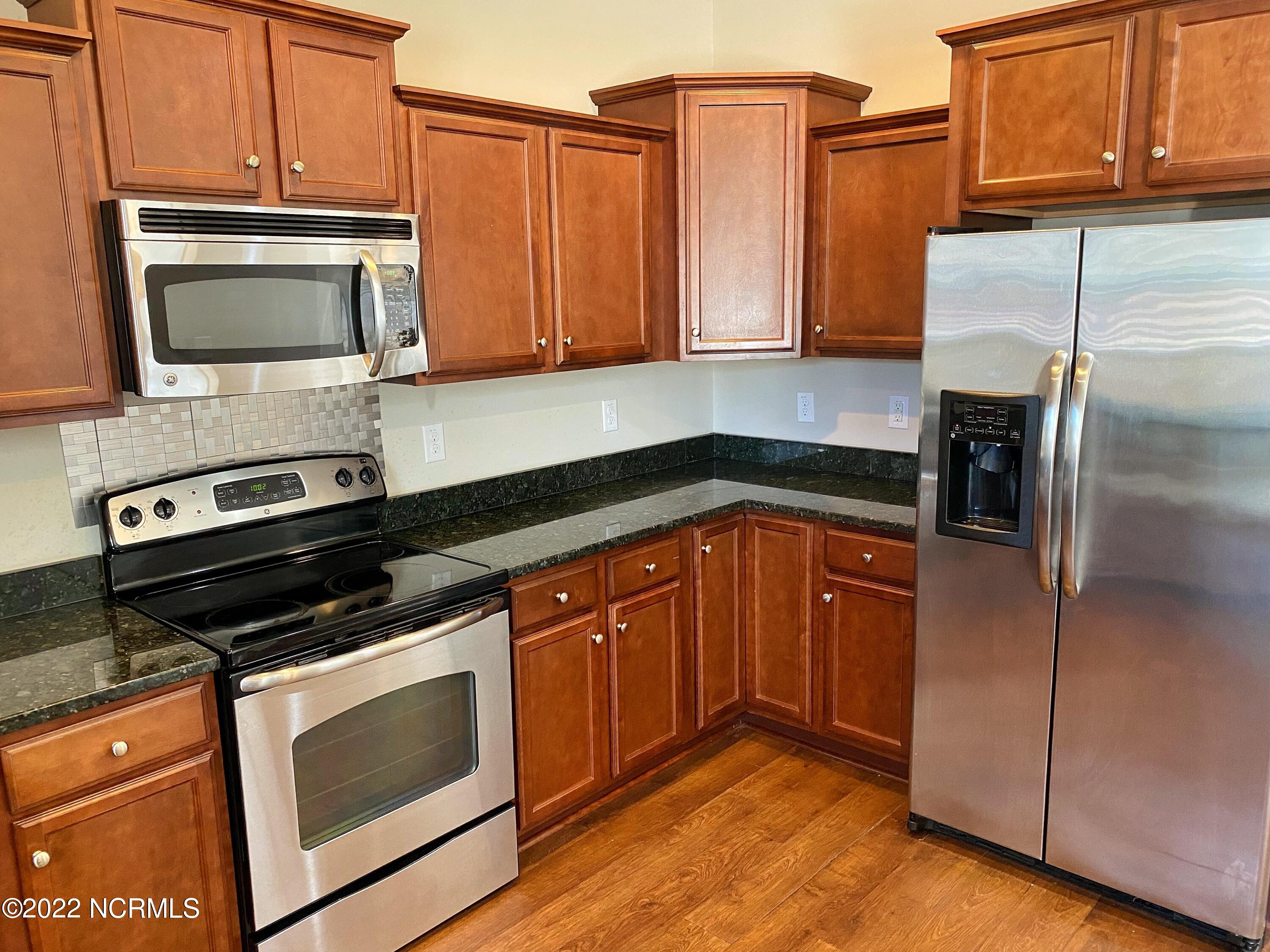 124 Peytons Ridge Drive Hubert, NC 28539 - Photo 17 of 49 Kitchen (3)