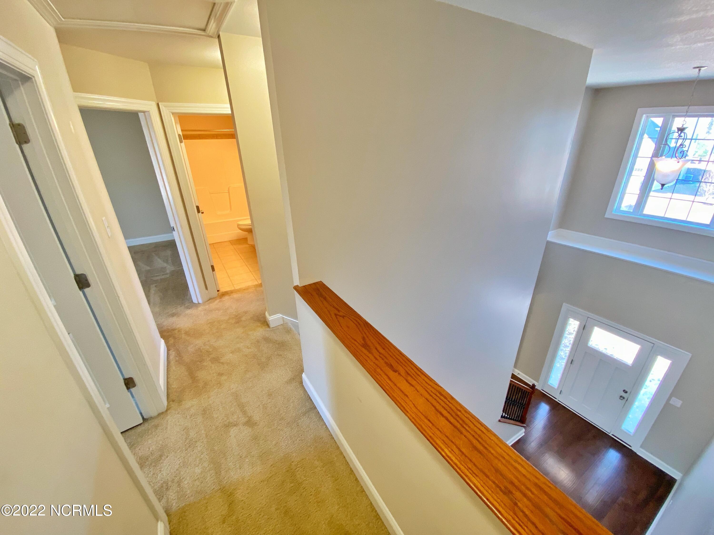 124 Peytons Ridge Drive Hubert, NC 28539 - Photo 30 of 49 Upstairs hallway