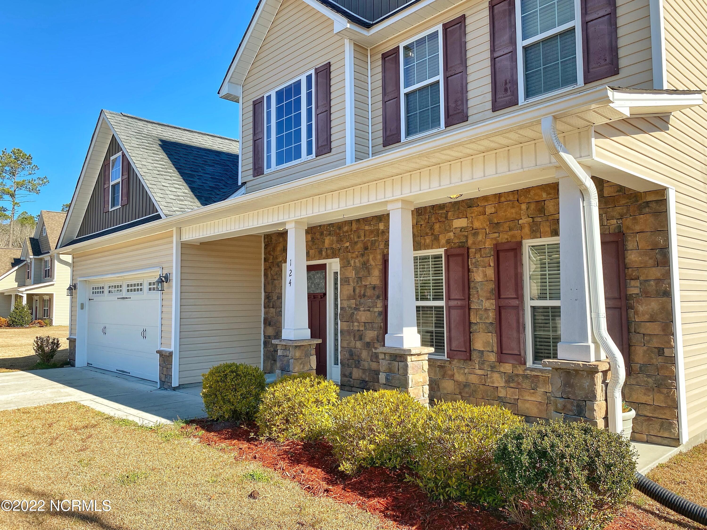 124 Peytons Ridge Drive Hubert, NC 28539 - Photo 3 of 49 Front (1)
