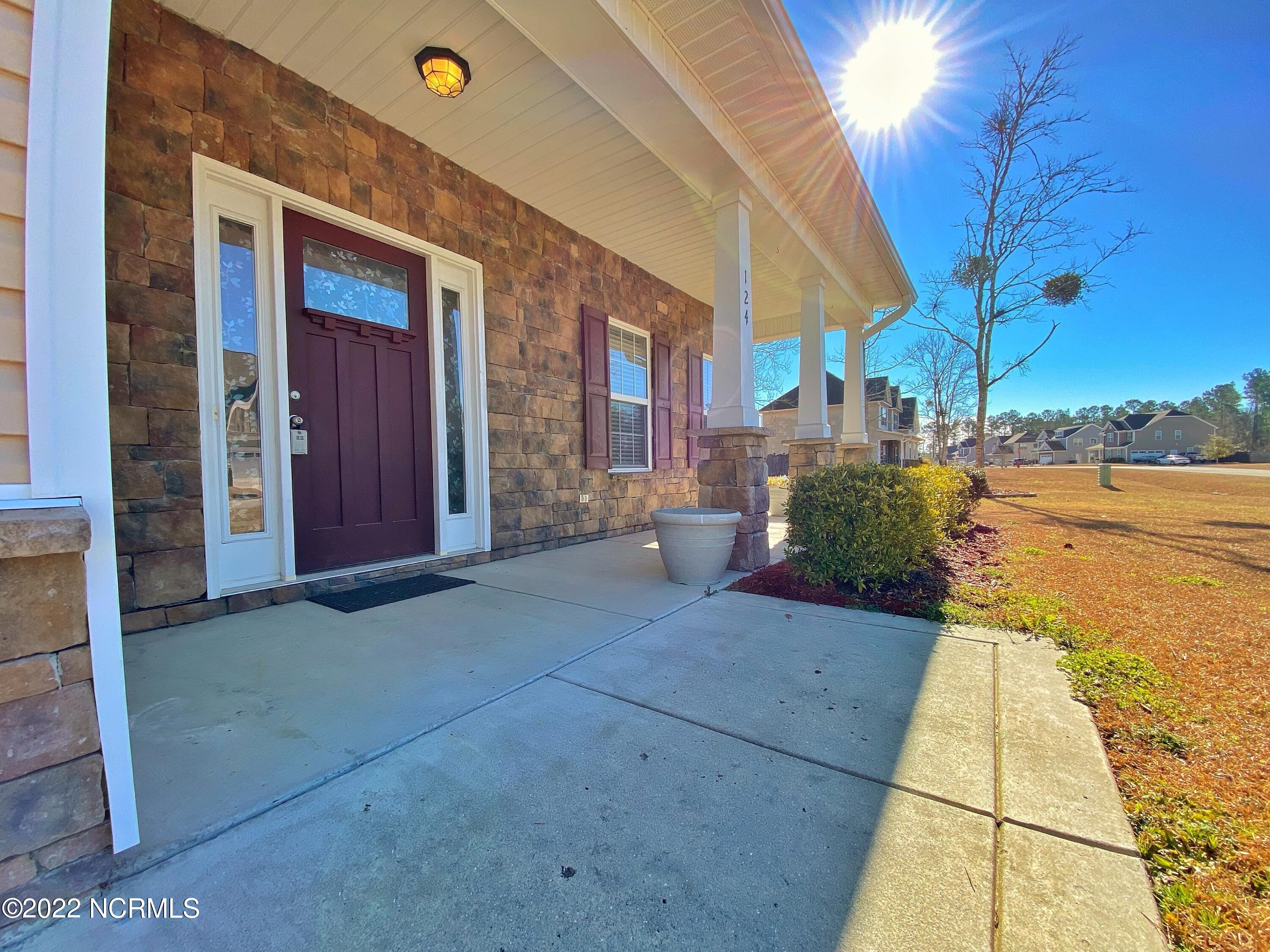 124 Peytons Ridge Drive Hubert, NC 28539 - Photo 4 of 49 Porch