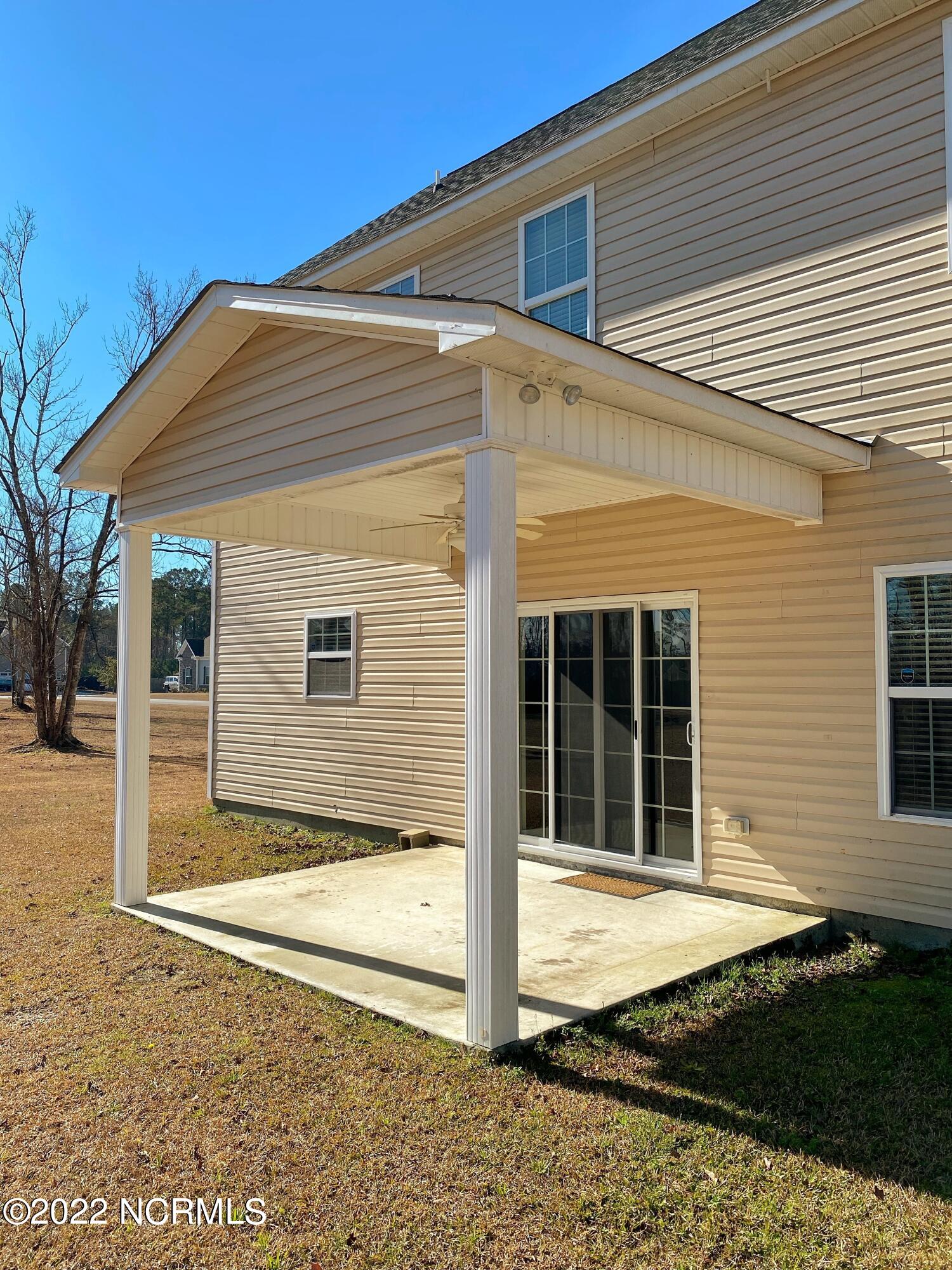 124 Peytons Ridge Drive Hubert, NC 28539 - Photo 45 of 49 Backporch (1)