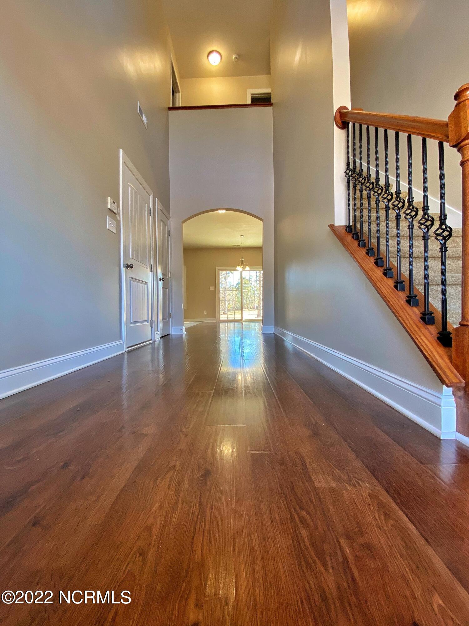 124 Peytons Ridge Drive Hubert, NC 28539 - Photo 6 of 49 Foyer (2)