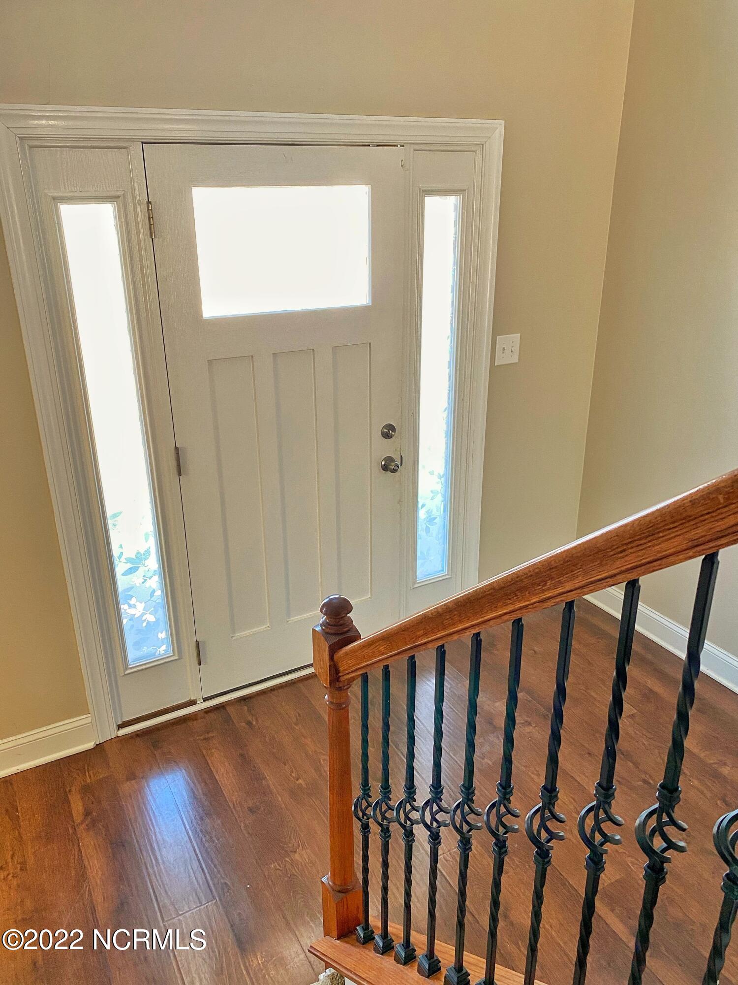 124 Peytons Ridge Drive Hubert, NC 28539 - Photo 9 of 49 Foyer