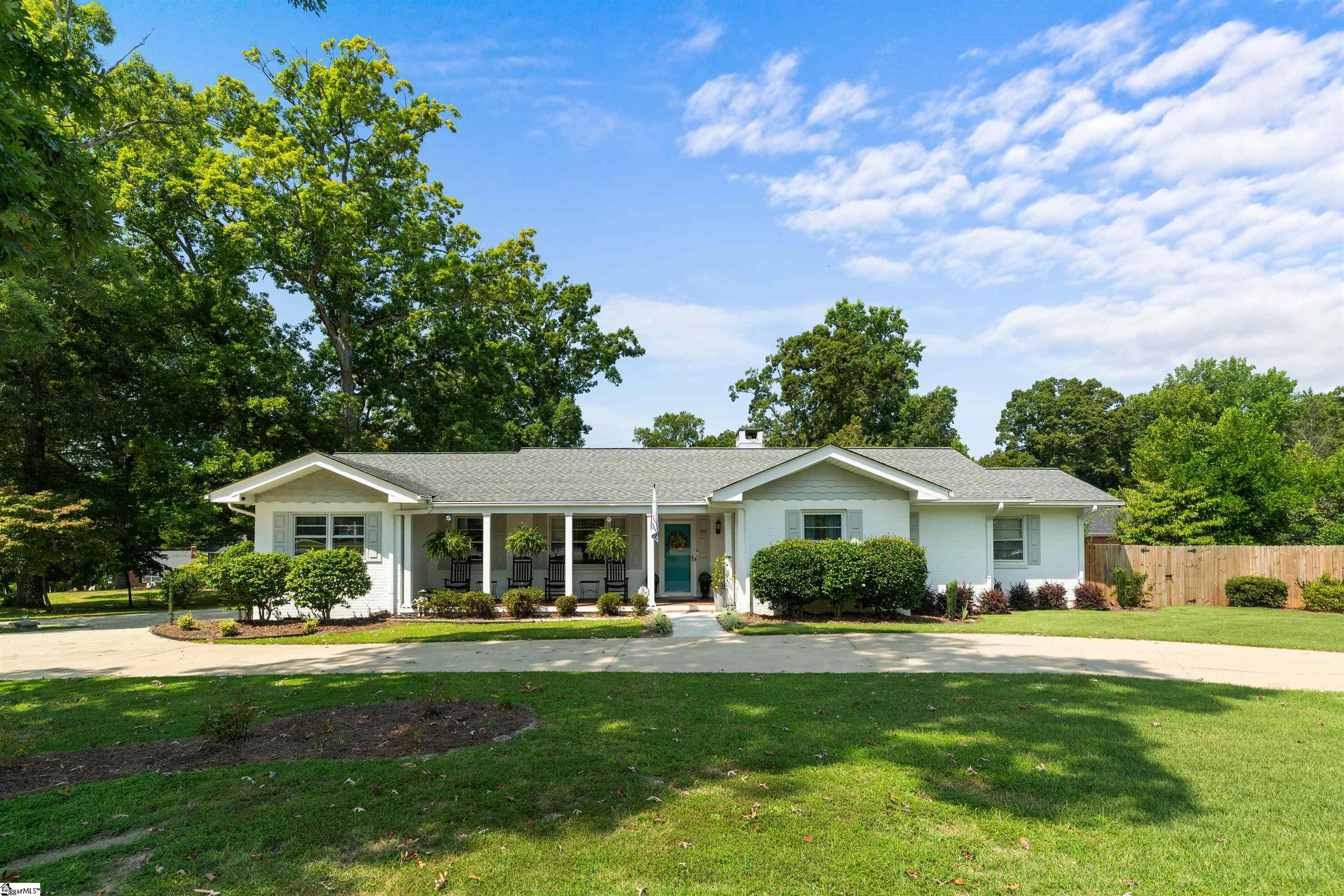 201 Park Drive Union, SC 29379 - Photo 2 of 35