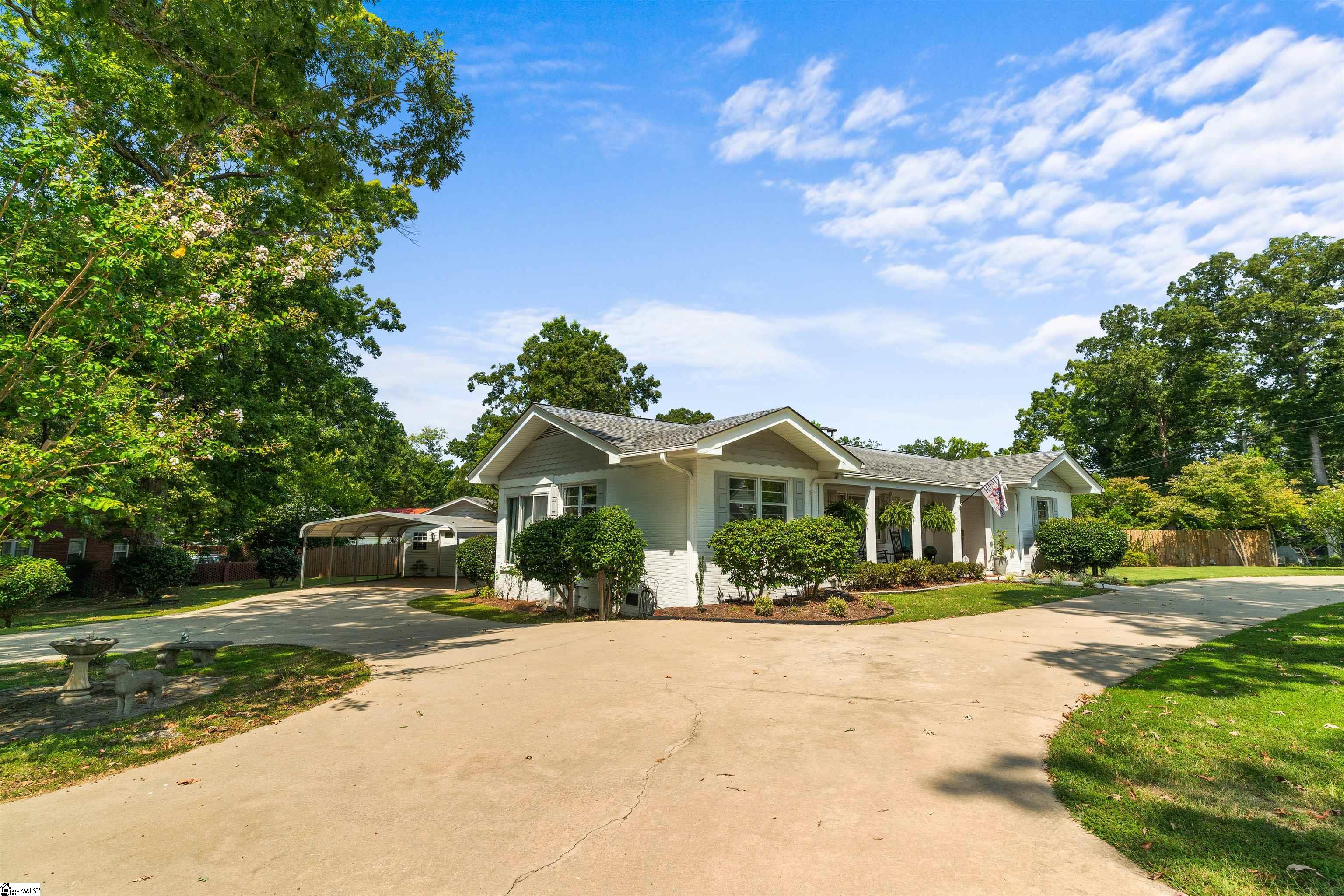 201 Park Drive Union, SC 29379 - Photo 4 of 35