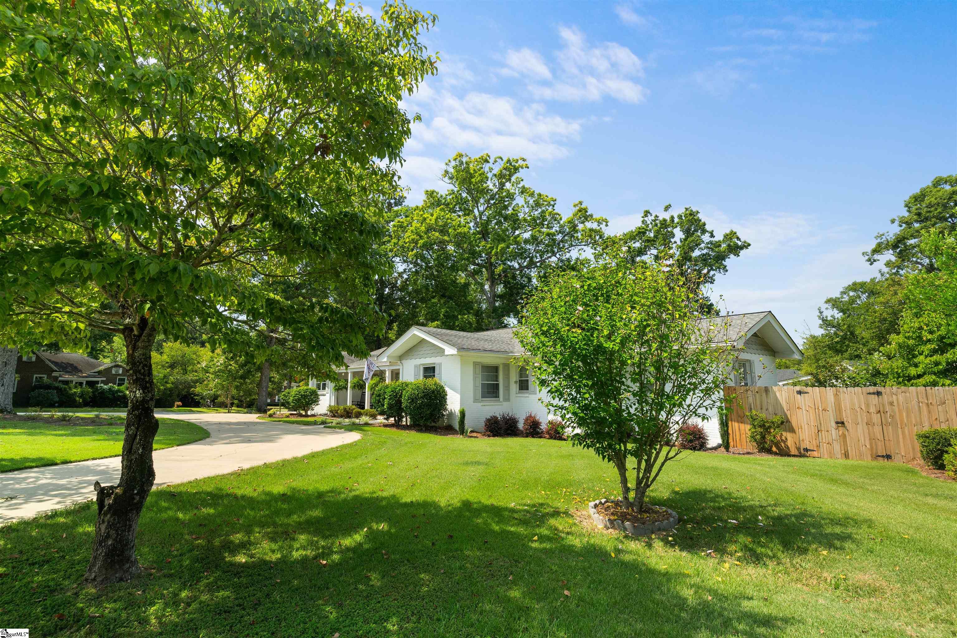 201 Park Drive Union, SC 29379 - Photo 5 of 35