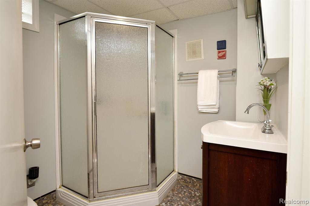 773 Cambridge Road Berkley, MI 48072 - Photo 20 of 29