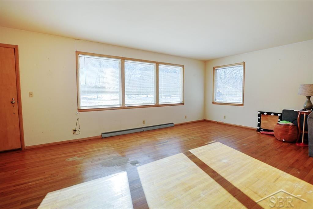 2787 East Miller Road Midland, MI 48640 - Photo 6 of 21 50195826-ce3679b4-aa41-431e-932a-c1283880d4ed.JPG
