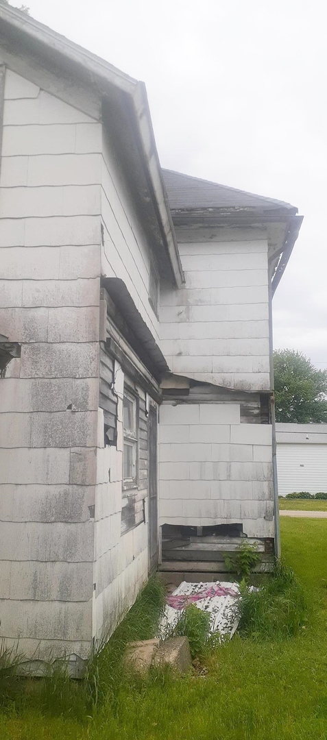 220 Pine Street Buda, IL 61314 - Photo 2 of 4