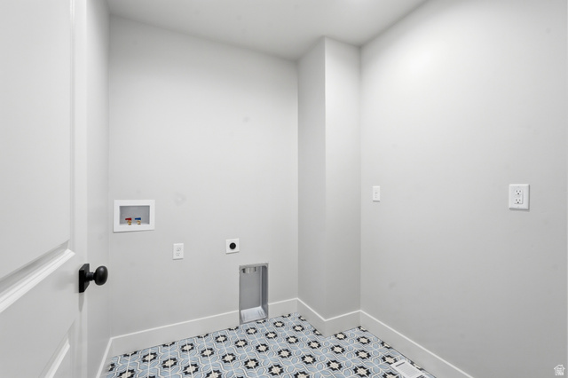 2970 North Mahogany Vly Road Logan, UT 84341 - Photo 27 of 39 Laundry room featuring electric dryer hookup and washer hookup