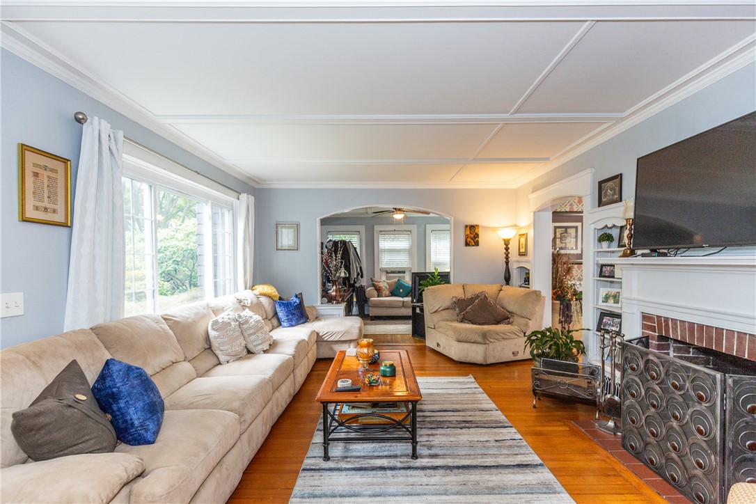 820 Boston Neck Road Narragansett, RI 02882 - Photo 17 of 50