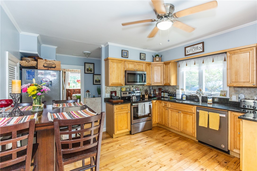 820 Boston Neck Road Narragansett, RI 02882 - Photo 22 of 50