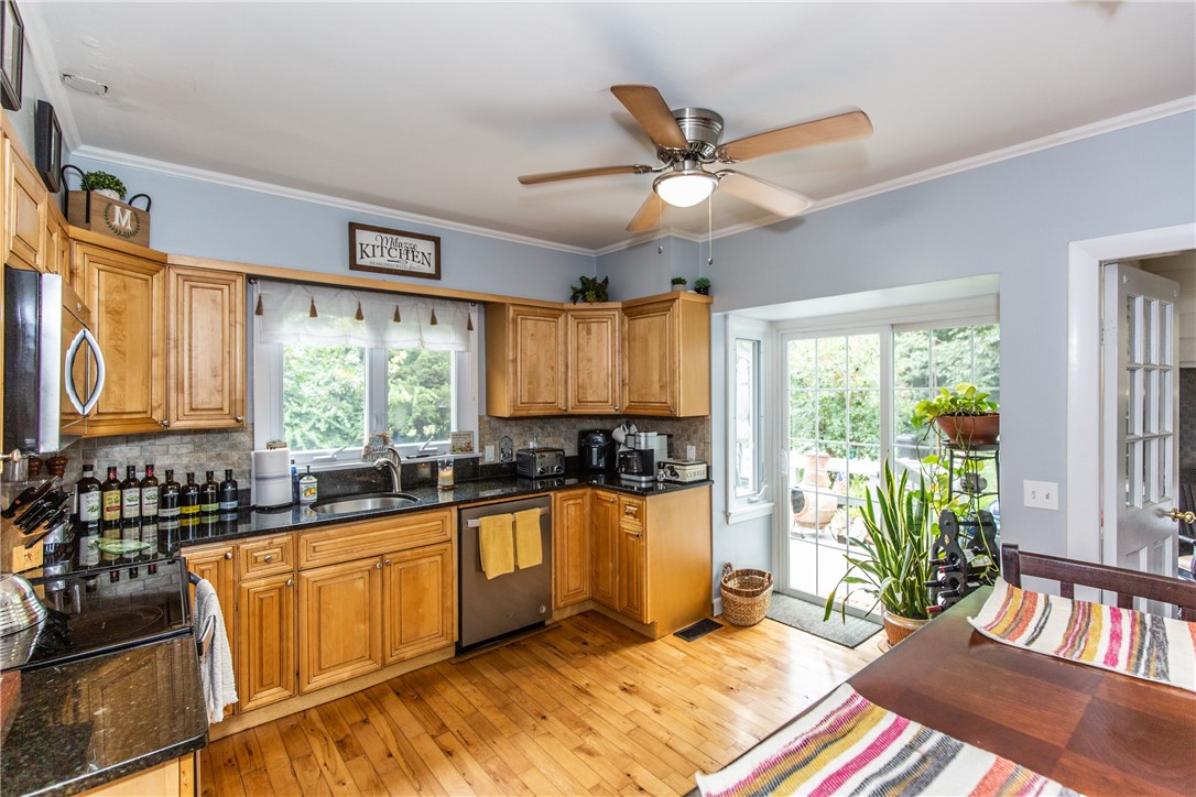 820 Boston Neck Road Narragansett, RI 02882 - Photo 23 of 50
