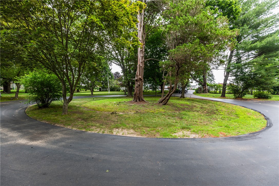 820 Boston Neck Road Narragansett, RI 02882 - Photo 5 of 50