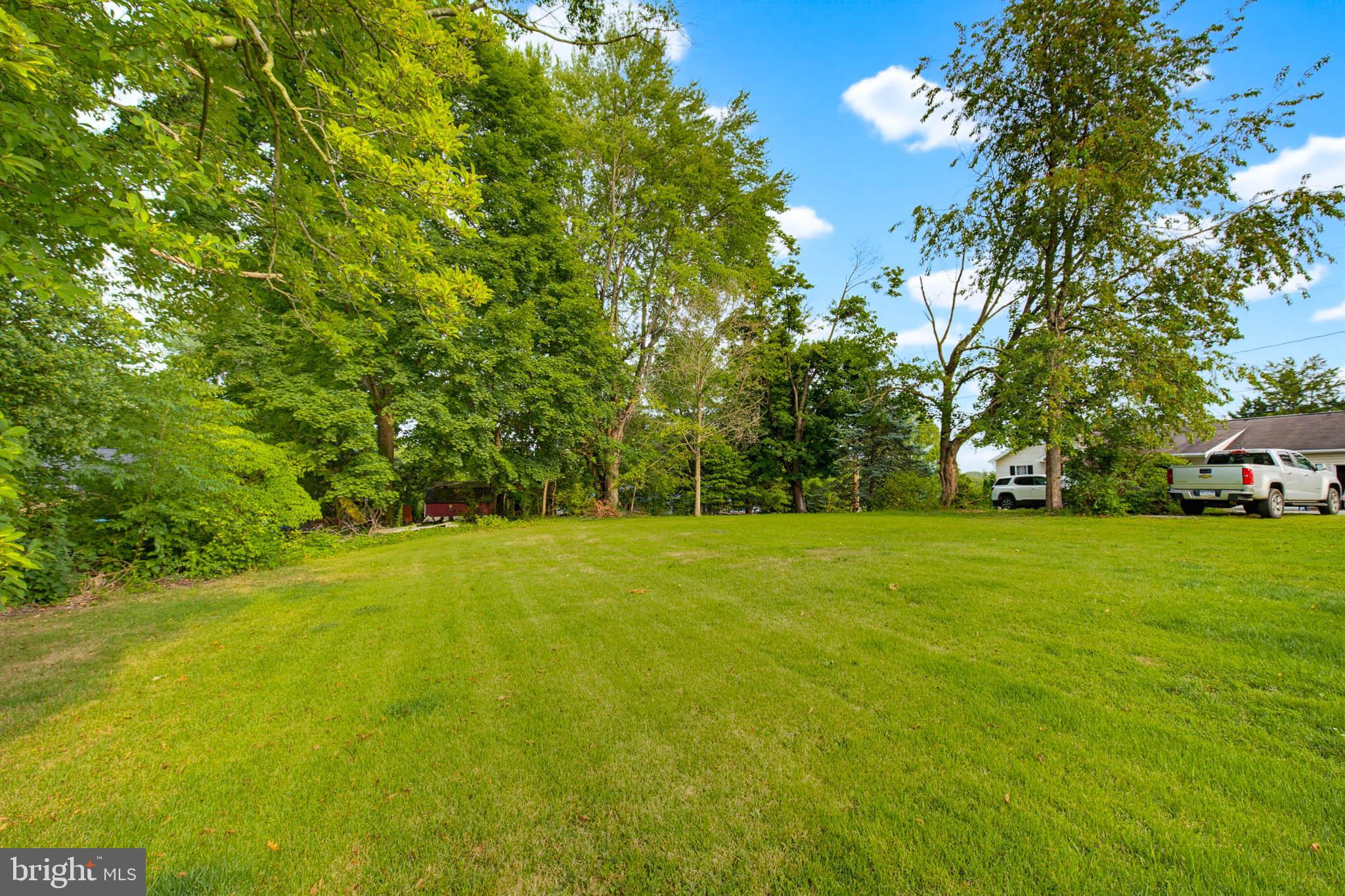 525 Fairfax Road York, PA 17404 - Photo 29 of 32 Side yard (parcels 2 & 3)