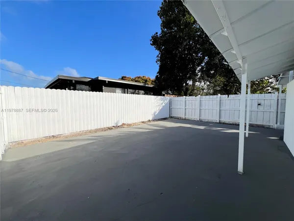 a view of a garage