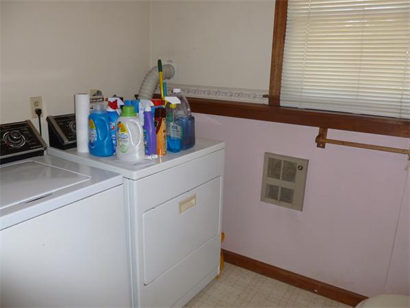 196 Mazarin Street Springfield, MA 01151 - Photo 11 of 25 a utility room with dryer and washer