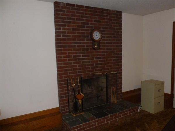 196 Mazarin Street Springfield, MA 01151 - Photo 9 of 25