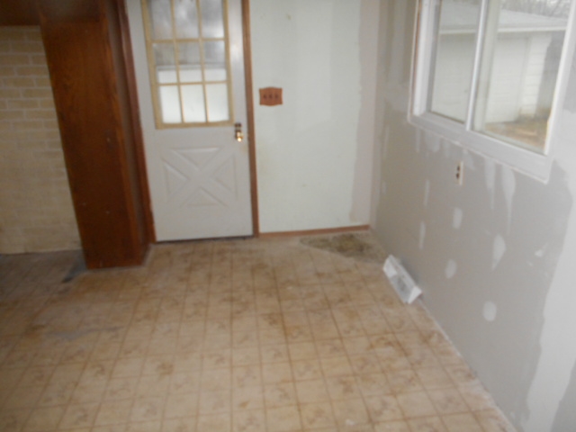 7501 Randy Road Machesney Park, IL 61115 - Photo 4 of 8 a view of an empty room