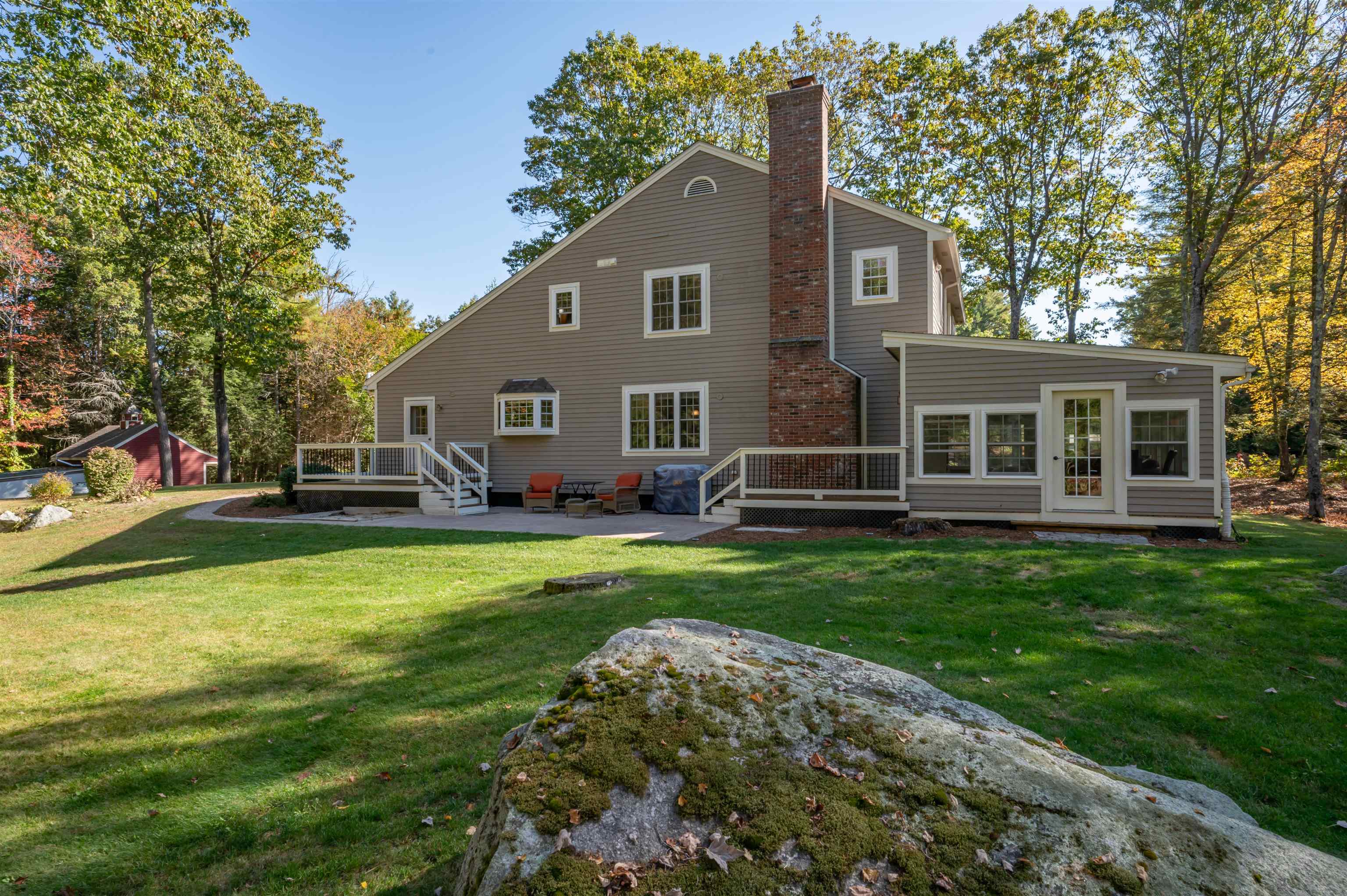 393 Chestnut Hill Road New Boston, NH 03070 - Photo 3 of 60