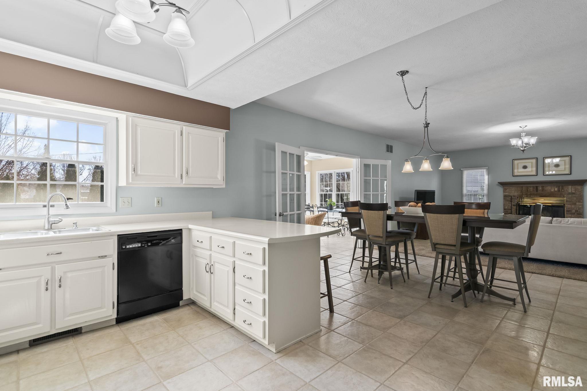 3400 Briana Drive Springfield, IL 62711 - Photo 12 of 33