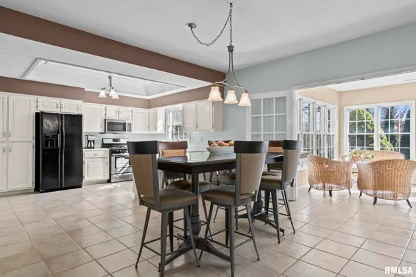 $424,000 | 3400 Briana Drive, Springfield, IL 62711