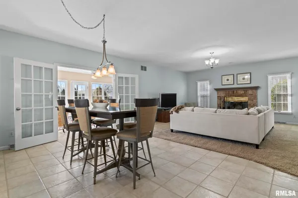 $424,000 | 3400 Briana Drive, Springfield, IL 62711