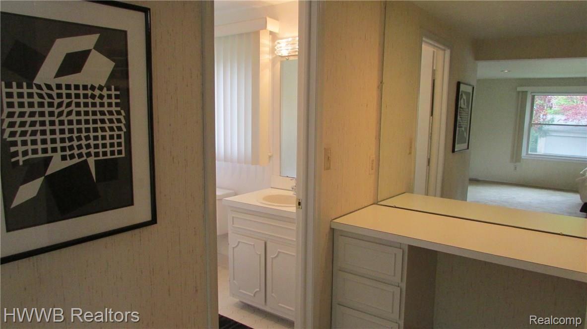 35156 Old Timber Road Farmington, MI 48331 - Photo 11 of 20 IMG_3682.JPG