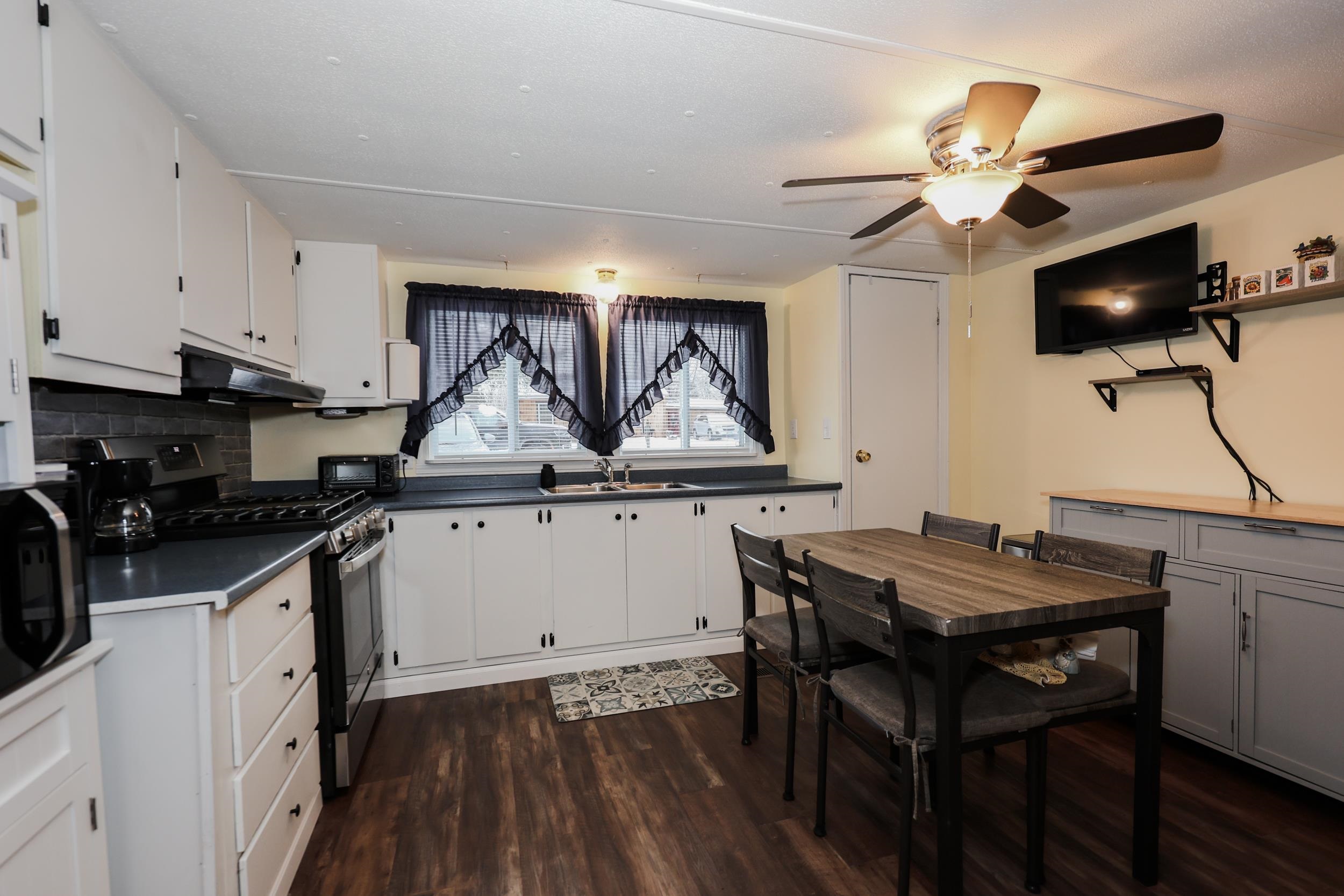 153 Leavitt Road Pittsfield, NH 03263 - Photo 9 of 28