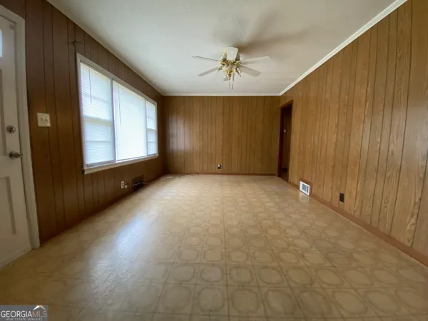 $1,500 | 225 South Myrtle Street, Winder, GA 30680