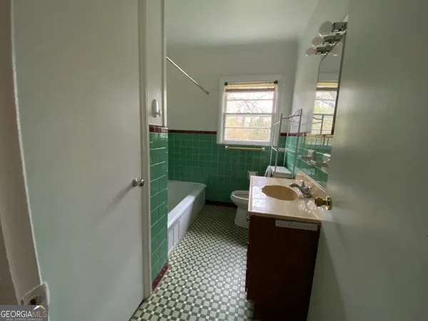 $1,500 | 225 South Myrtle Street, Winder, GA 30680