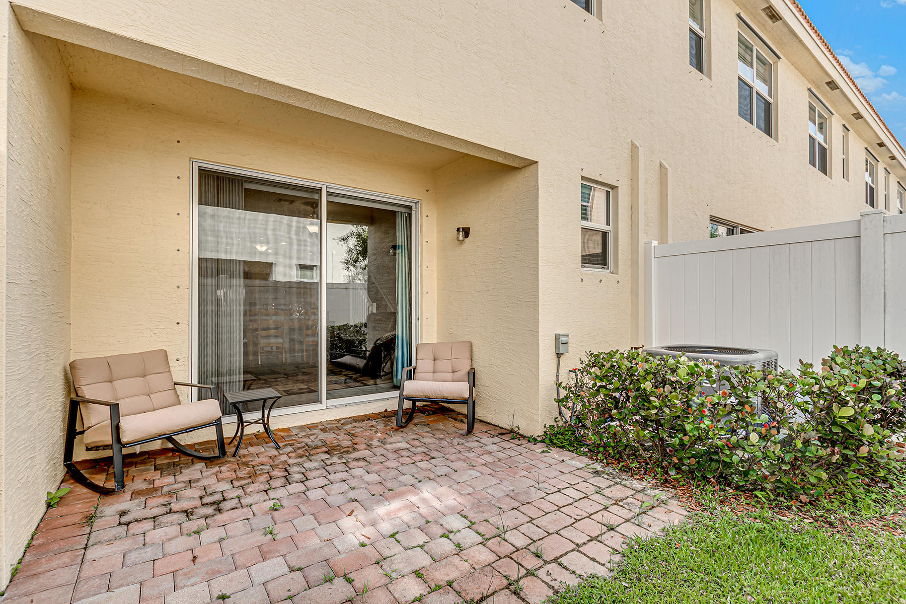 9500 Southwest Merlin Court Stuart, FL 34997 - Photo 8 of 20 9500 SW Merlin Ct (7)