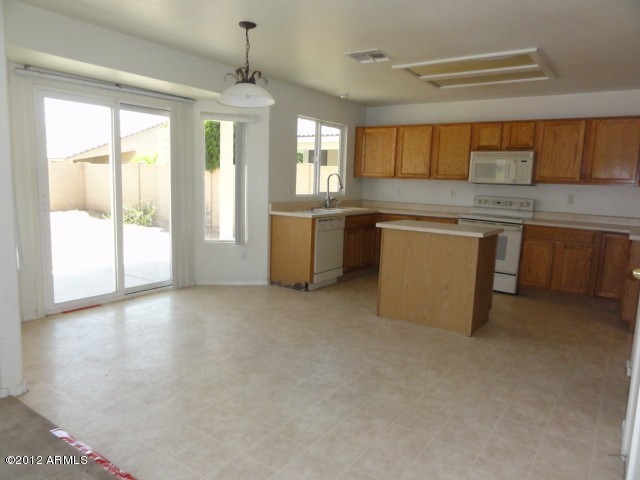 12929 West Cheery Lynn Road Avondale, AZ 85392 - Photo 3 of 24 Breakfast Nook