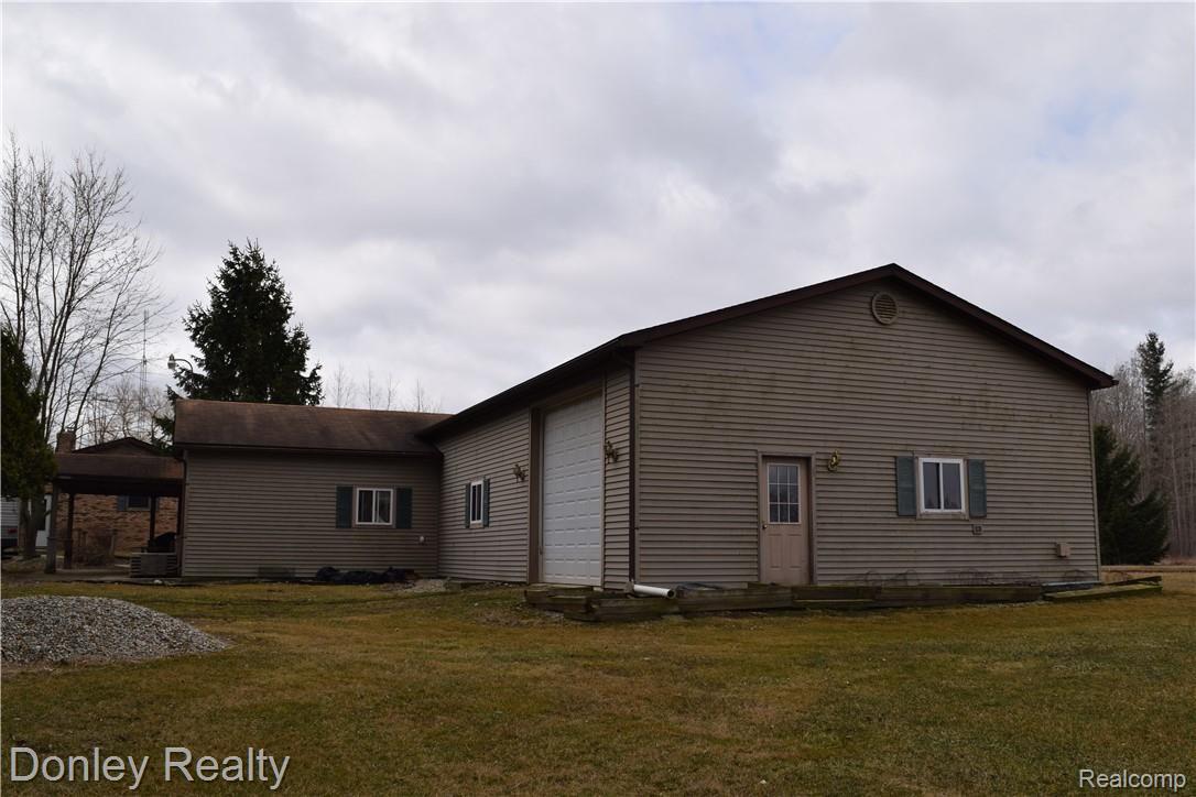 2220 Urban Road Snover, MI 48472 - Photo 36 of 44 DSC_1733.JPG