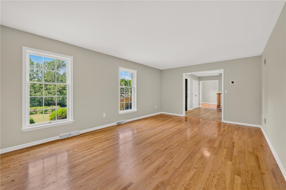 5642 Limeport Road Emmaus, PA 18049 - Photo 10 of 75