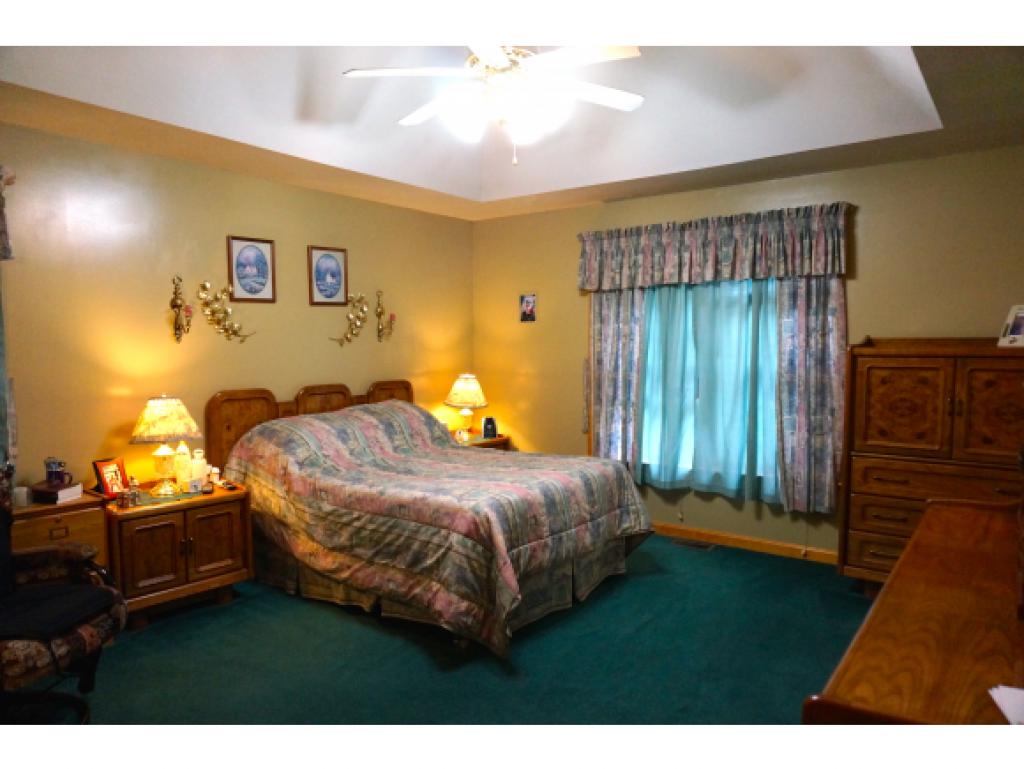 248 Whitehall Road Hooksett, NH 03106 - Photo 16 of 35