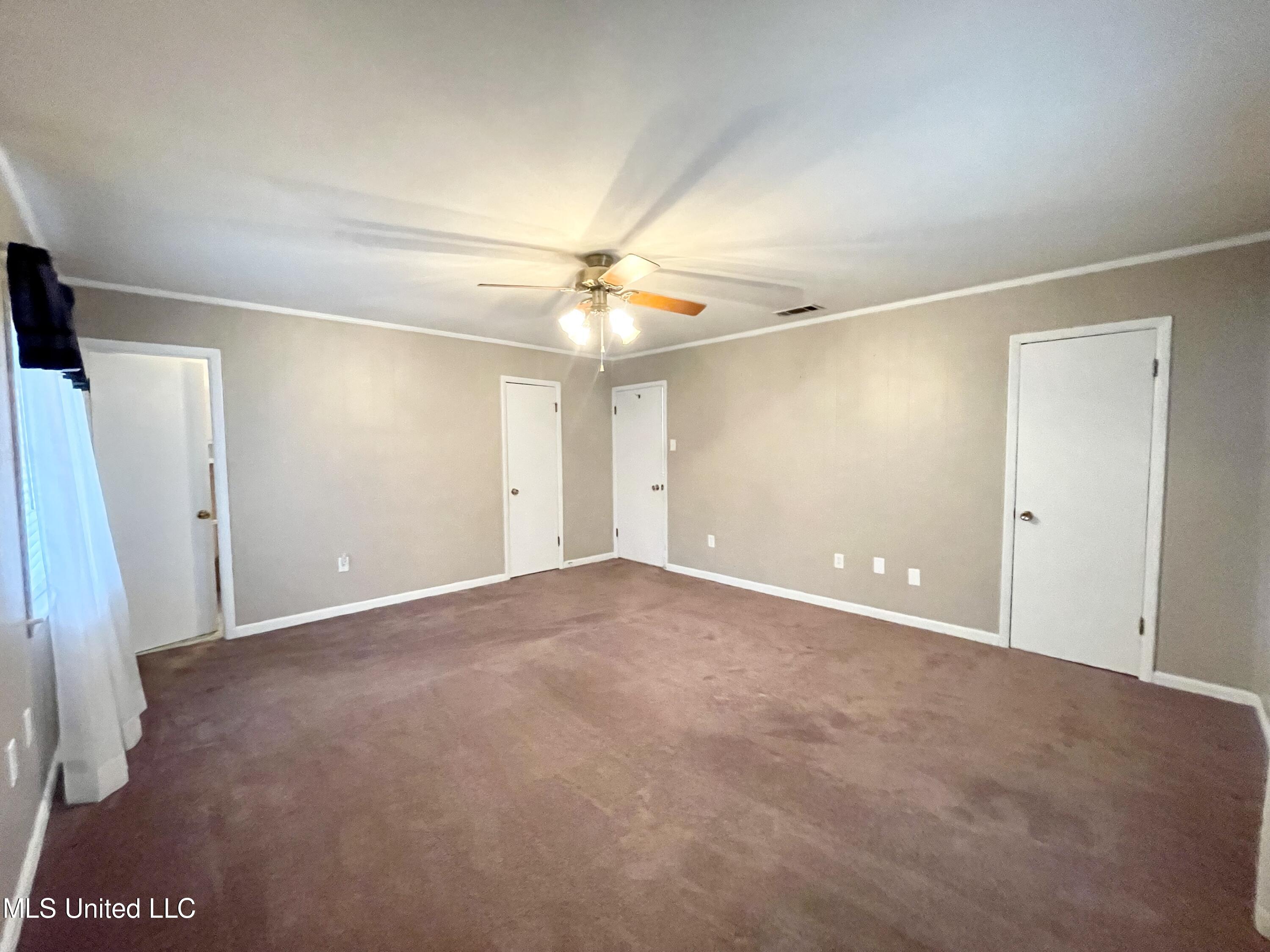 5905 Wildwood Road Moss Point, MS 39562 - Photo 12 of 33 IMG_4968